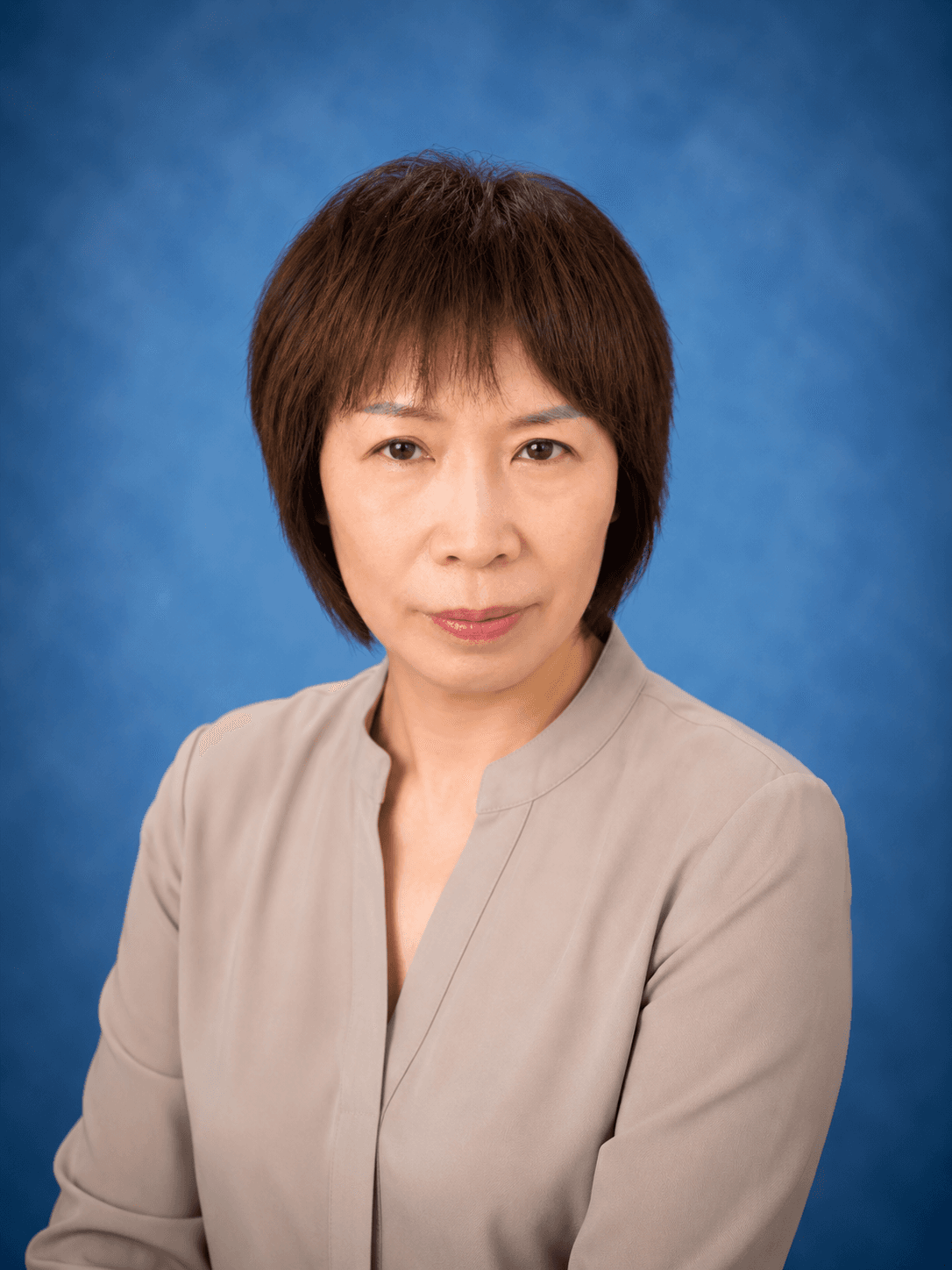 Annie Chen — 董事总经理, 特许会计师